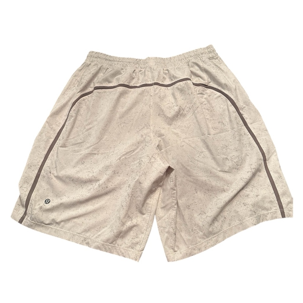 Men's lululemon Shorts with liner -xl - Picture 2 of 4